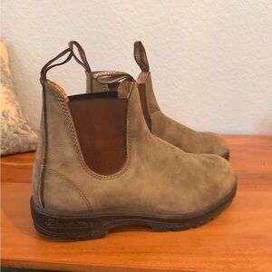 Blundstone Tan Leather Chelsea Boots size 7.5 W